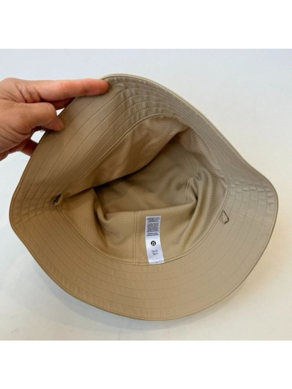 Lululemon Waterproof Bucket Hat Unisex Size L/XL Beige Wide Brim - Picture 3 of 5